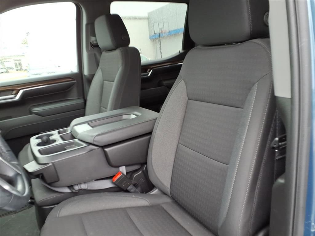 Used 2024 Chevrolet Silverado 1500 LT image 18