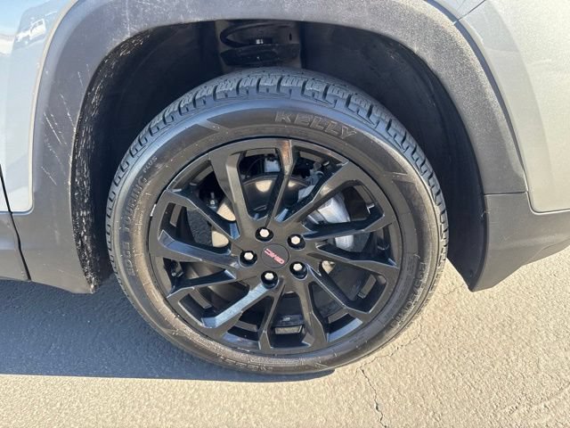 Certified 2023 GMC Terrain SLE w/ Driver Convenience Package AWD/4WD image 9