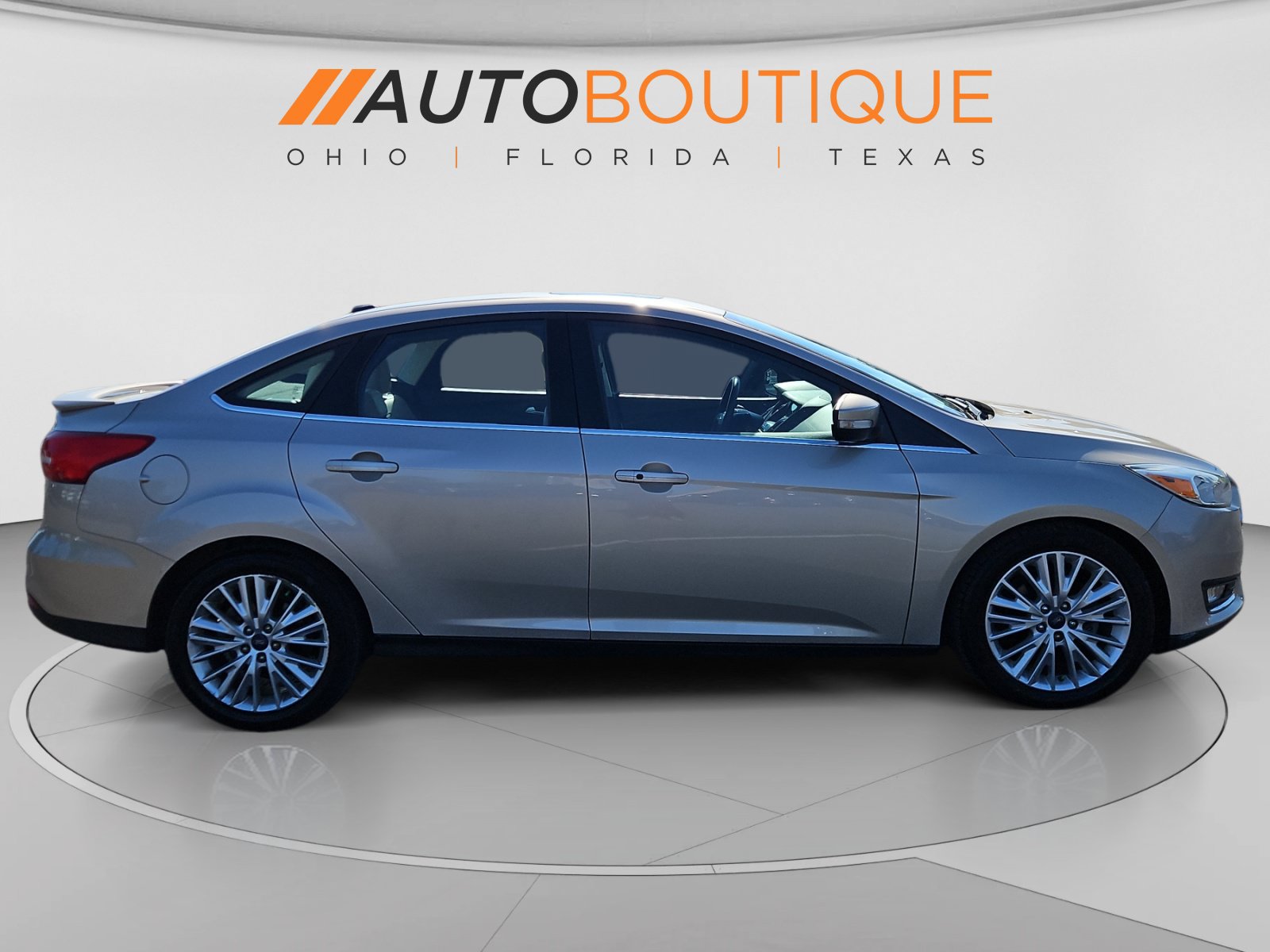 Used 2017 Ford Focus Titanium FWD image 7