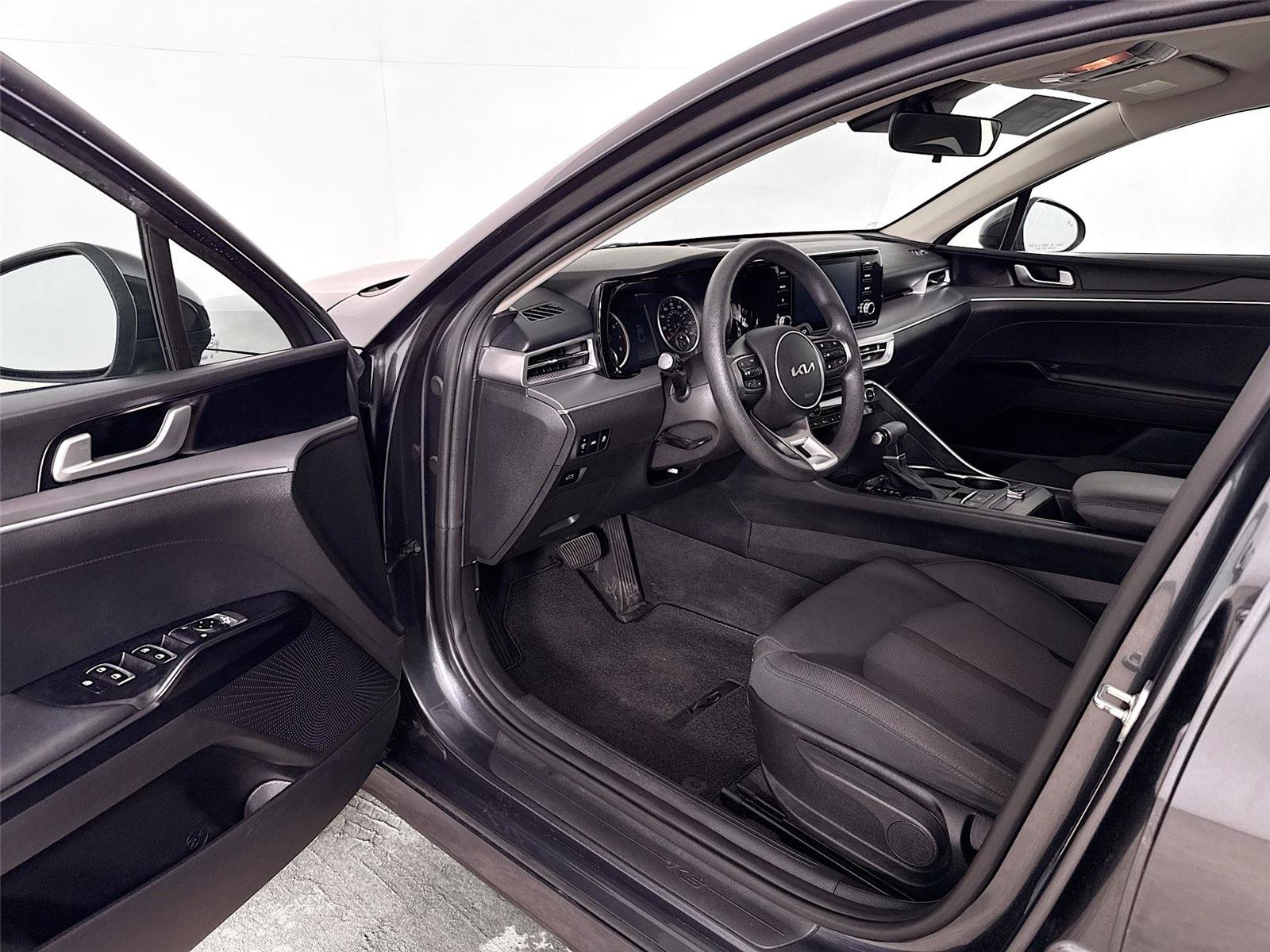Used 2022 Kia K5 LXS image 3