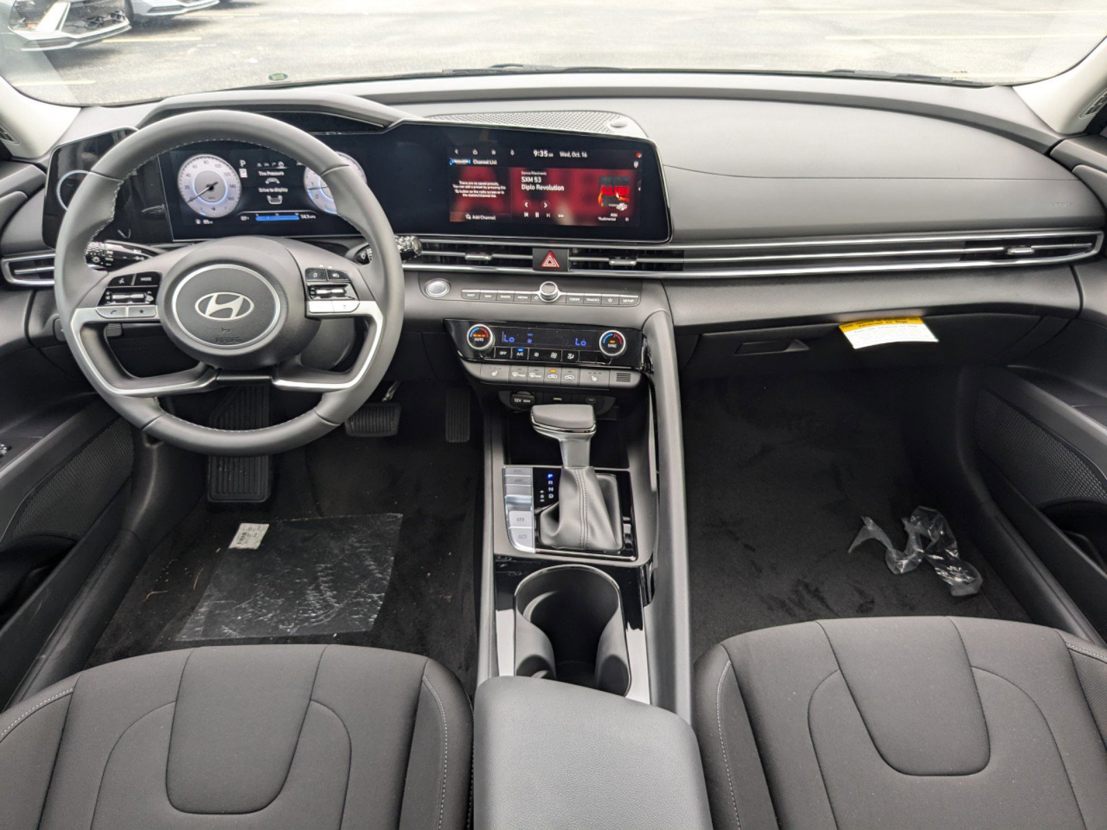 New 2025 Hyundai Elantra SEL image 14