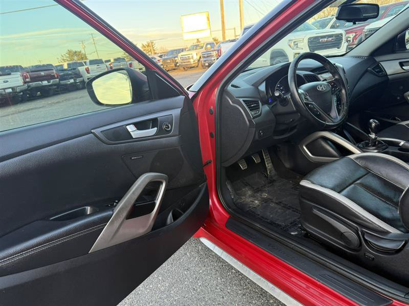 Used 2013 Hyundai Veloster Turbo FWD image 18