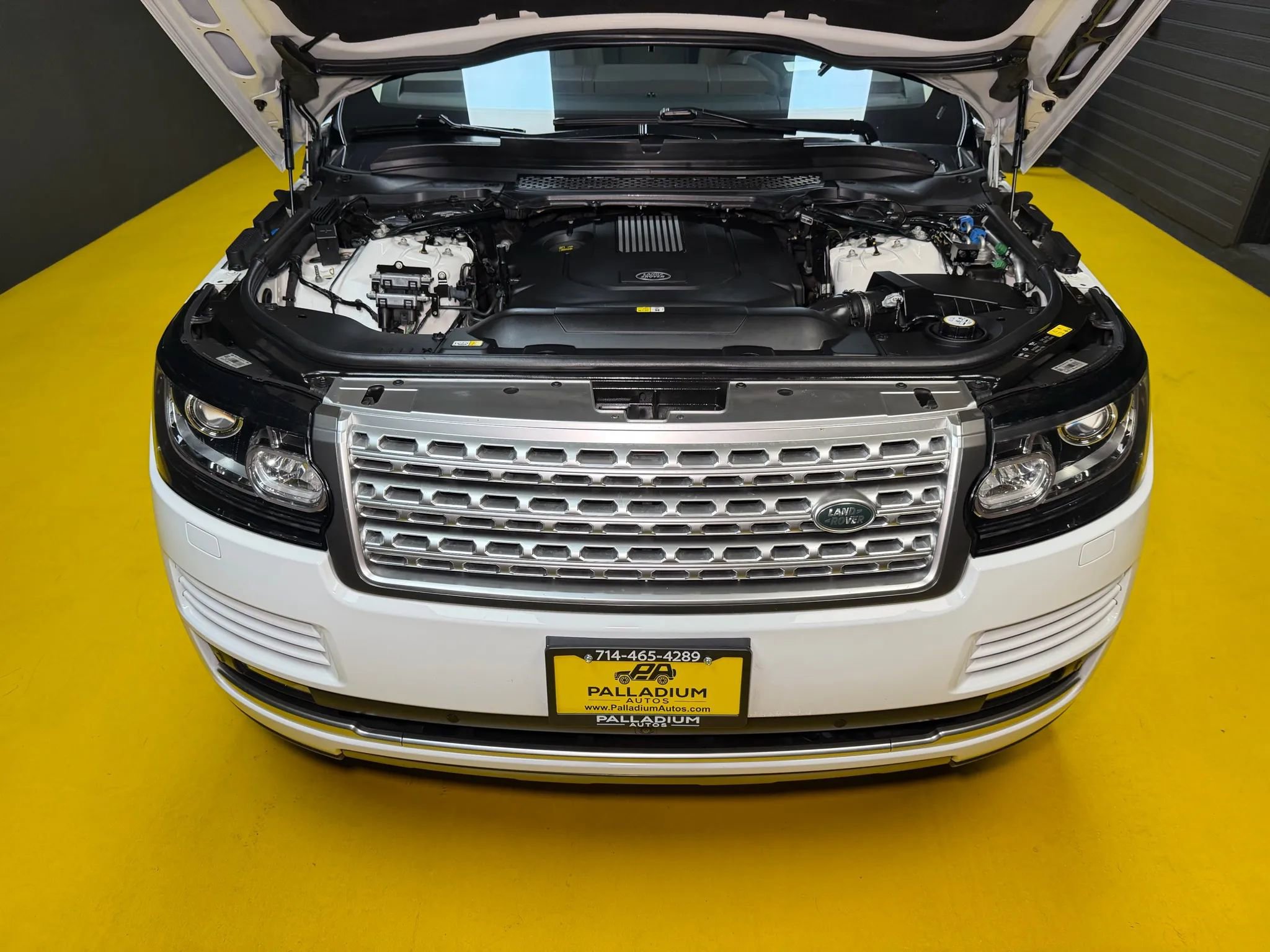 Used 2016 Land Rover Range Rover HSE image 57