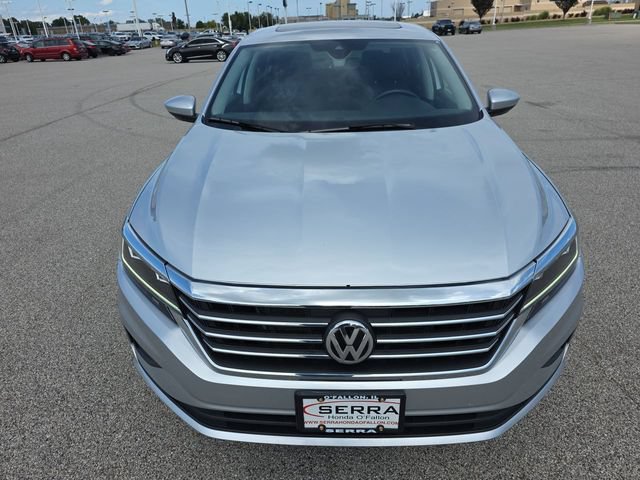 Used 2021 Volkswagen Passat 2.0T SE FWD image 16
