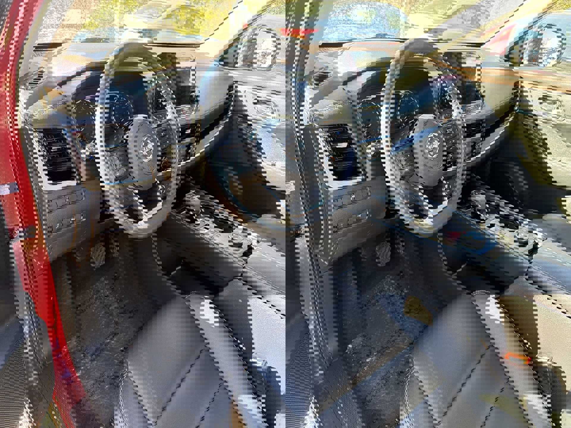 Used 2023 Nissan Rogue SL w/ SL Premium Package image 18