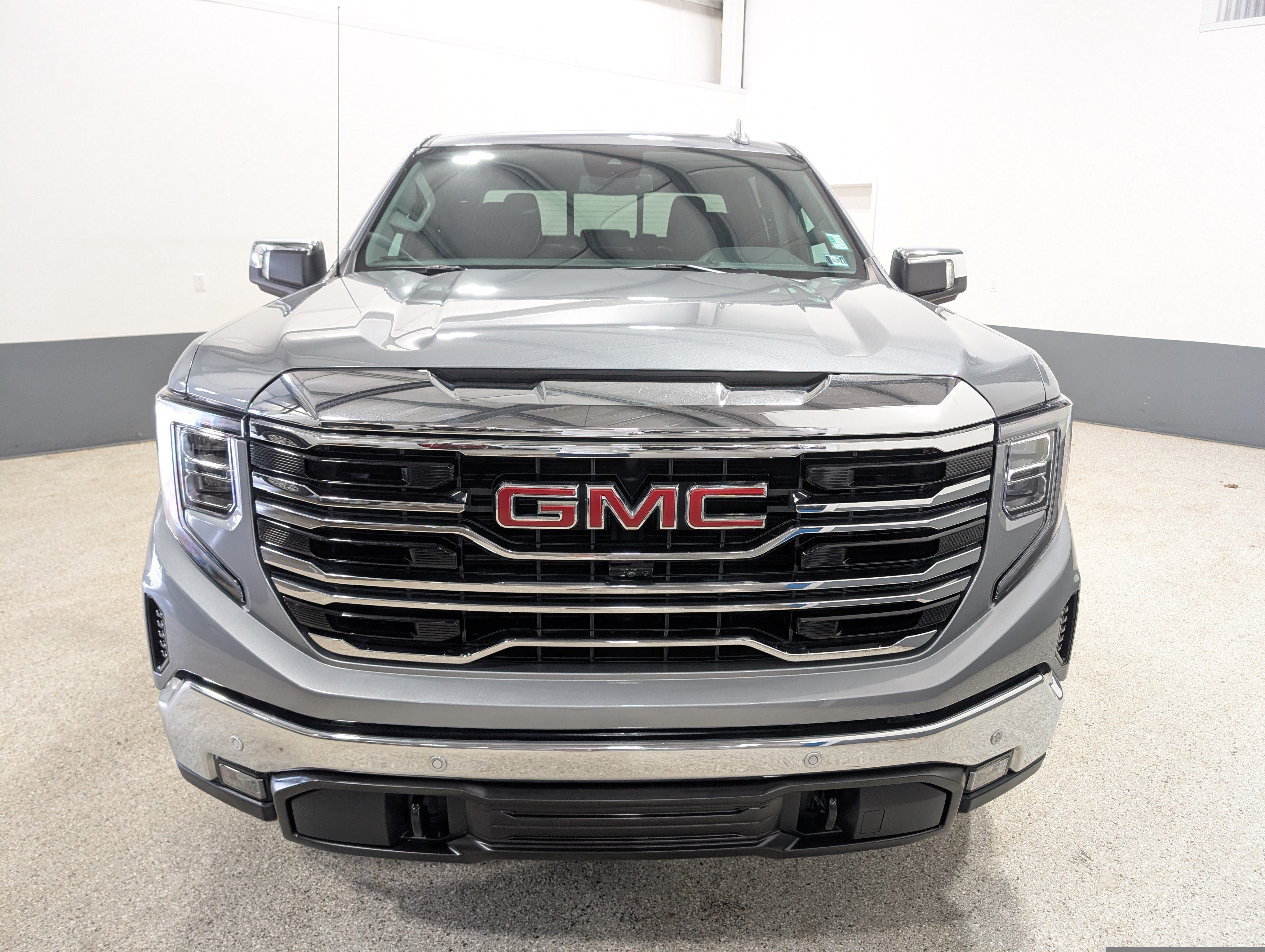 Used 2024 GMC Sierra 1500 SLT w/ SLT Premium Plus Package AWD/4WD image 8