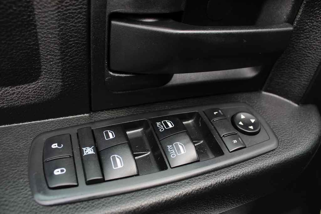Used 2019 RAM 1500 Express w/ Express Value Package AWD/4WD image 11