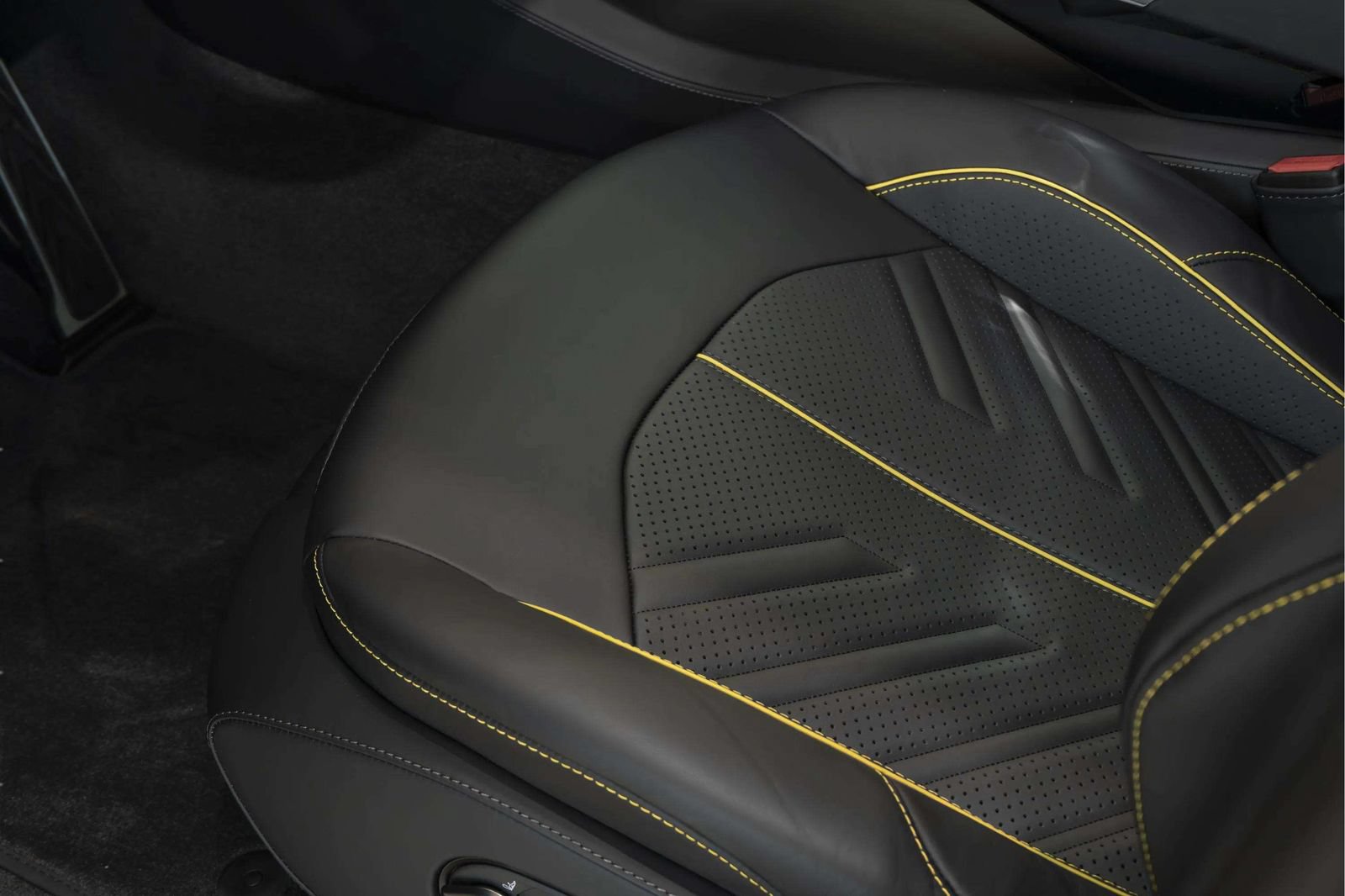 New 2026 Aston Martin DBX 707 AWD/4WD image 18