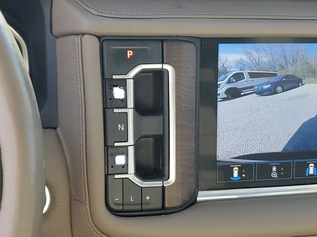 Used 2021 GMC Yukon Denali w/ Denali Ultimate Package image 18