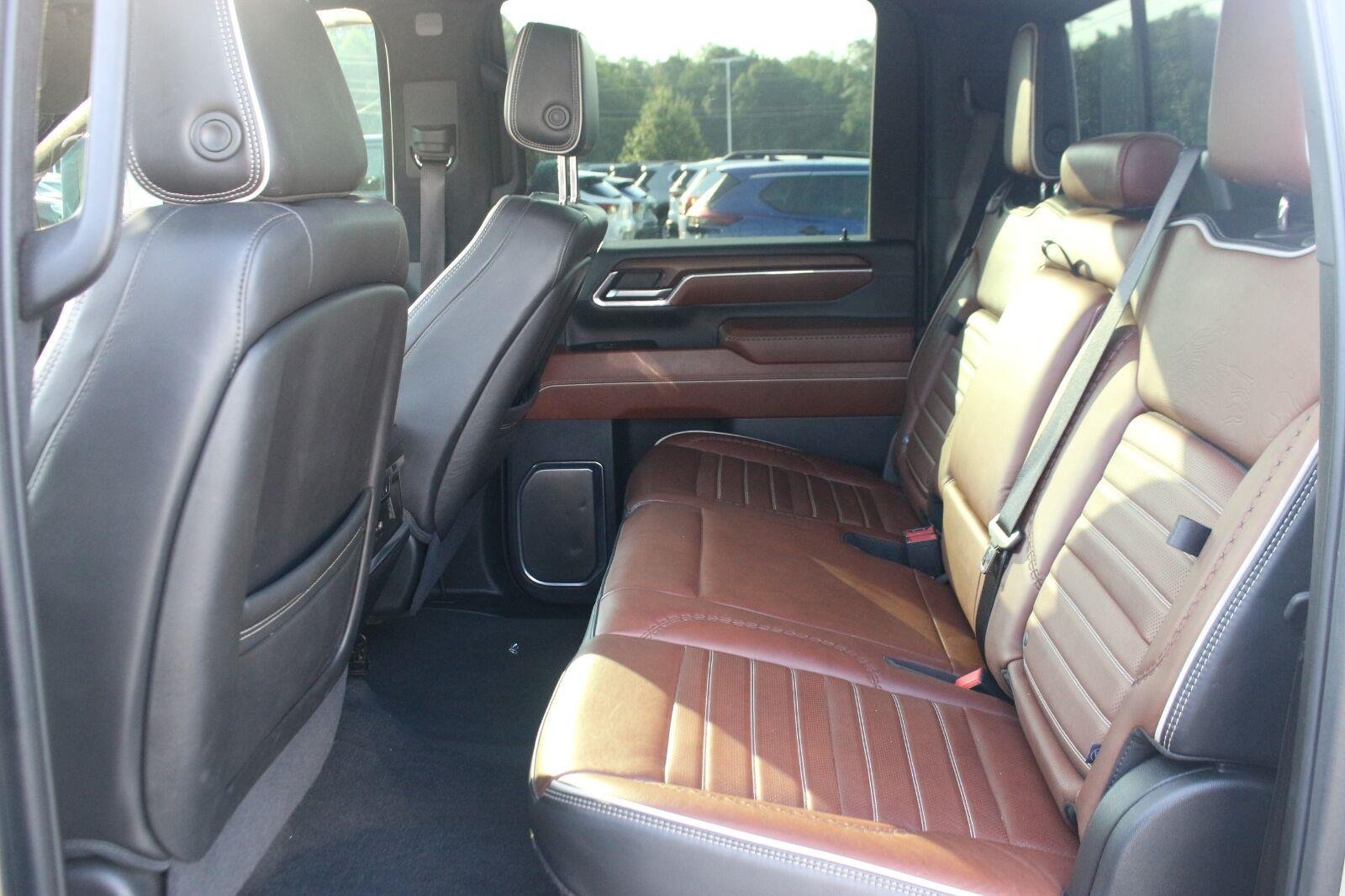 Used 2024 GMC Sierra 3500 Denali Ultimate AWD/4WD image 36