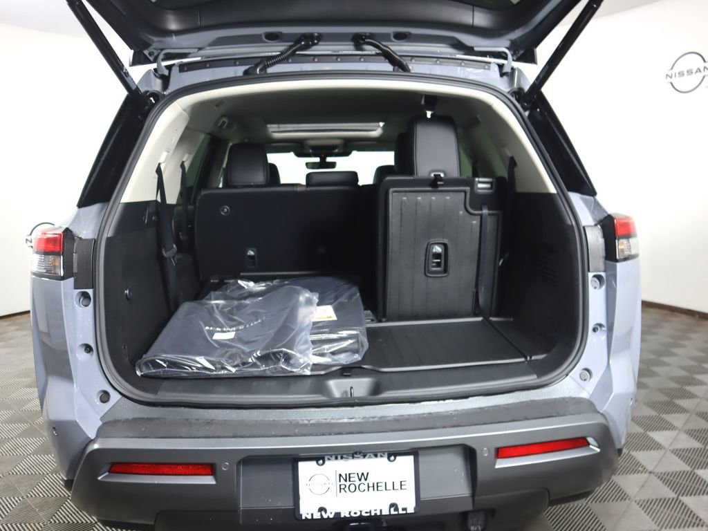 New 2026 Nissan Pathfinder Platinum w/ Cargo Package AWD/4WD image 21