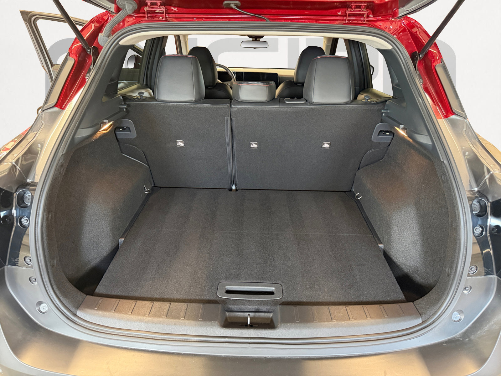 Used 2025 Nissan Kicks SR image 14