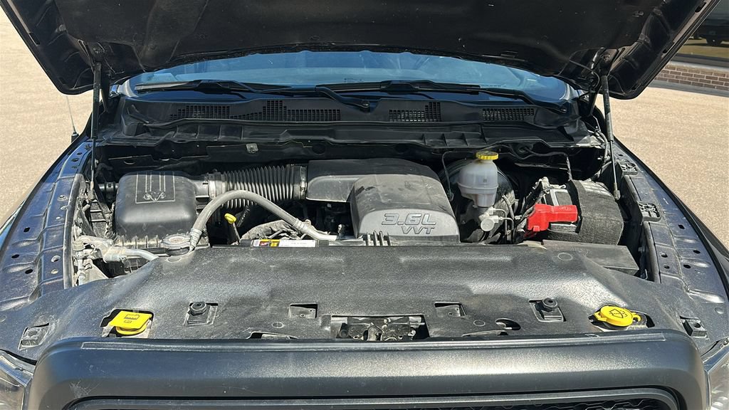 Used 2023 RAM 1500 Warlock AWD/4WD image 32