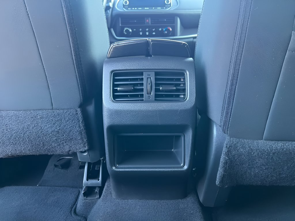 Used 2024 Nissan Rogue S AWD/4WD image 21