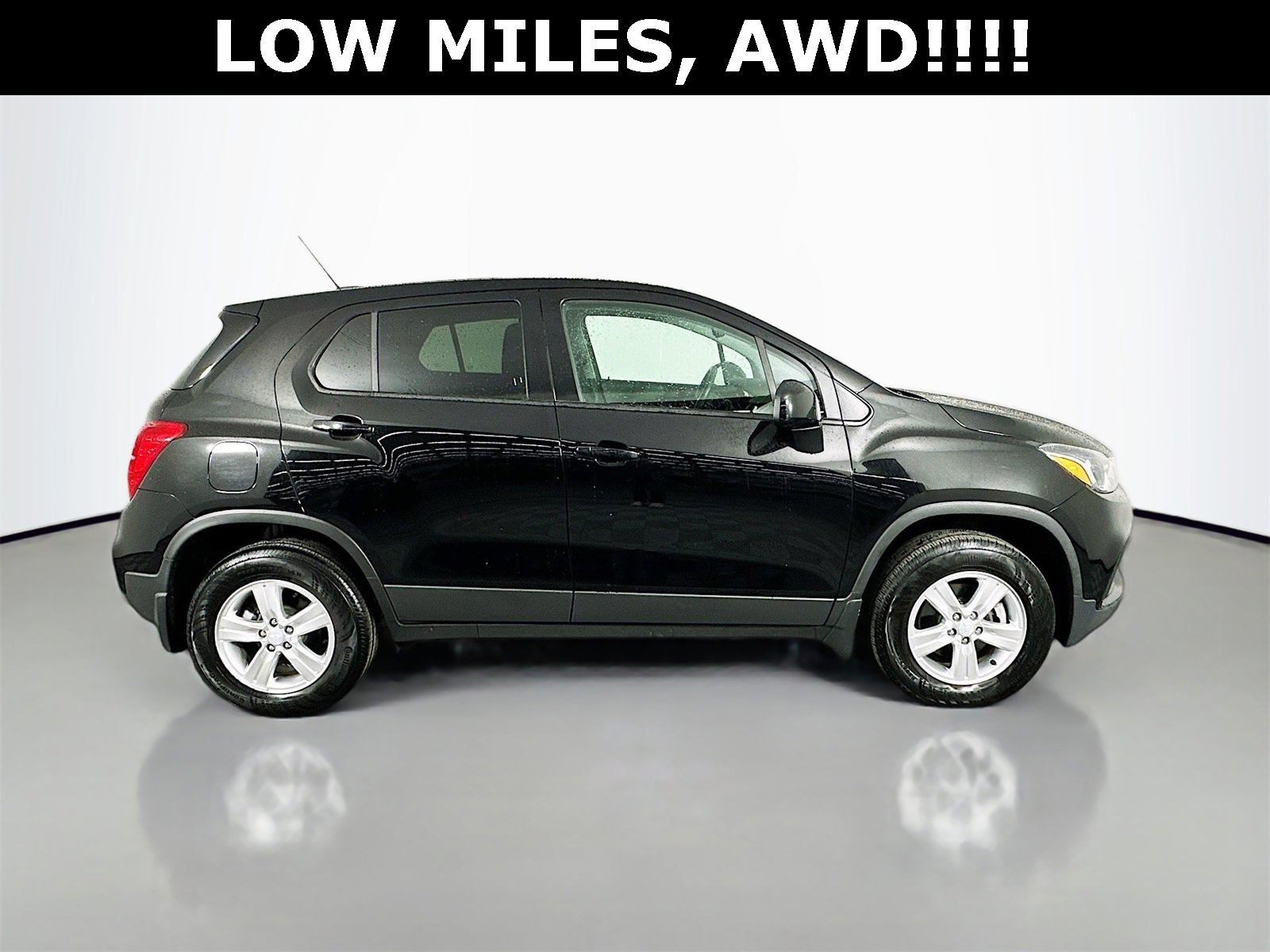 Used 2019 Chevrolet Trax LS w/ Tint and Cruise Package image 9