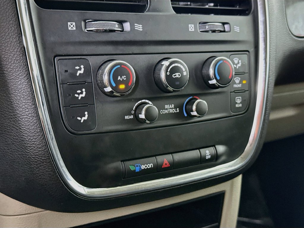 Used 2014 Dodge Grand Caravan SE w/ Quick Order Package 29E SE FWD image 5
