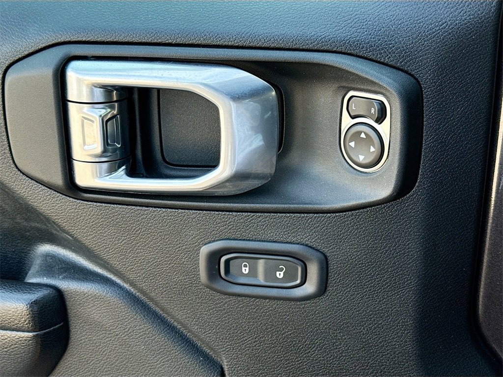 Used 2021 Jeep Wrangler Unlimited Sport image 18