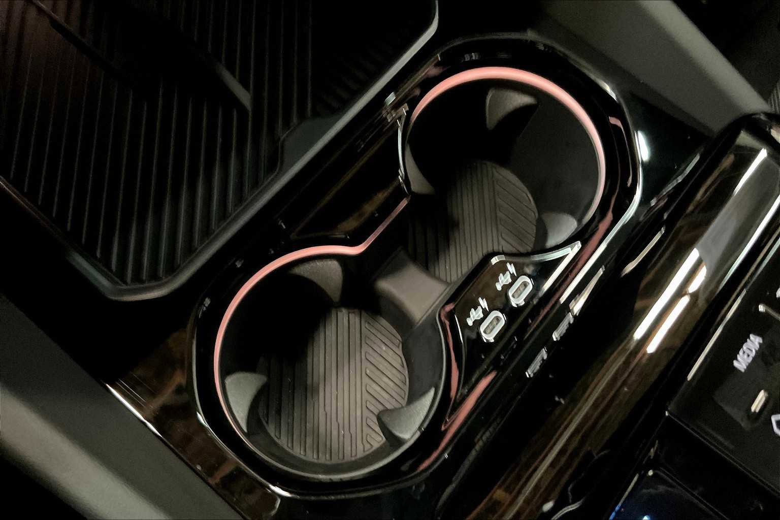 Used 2025 BMW i5 xDrive40 w/ Executive Package image 37