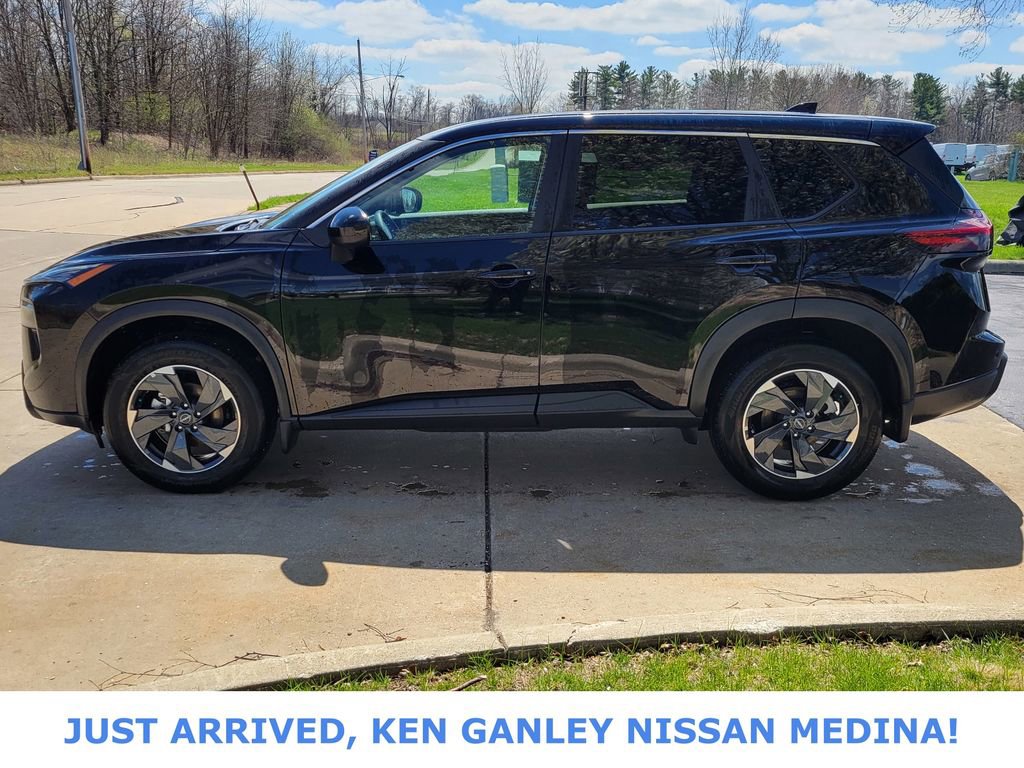 Certified 2026 Nissan Rogue SV AWD/4WD image 6
