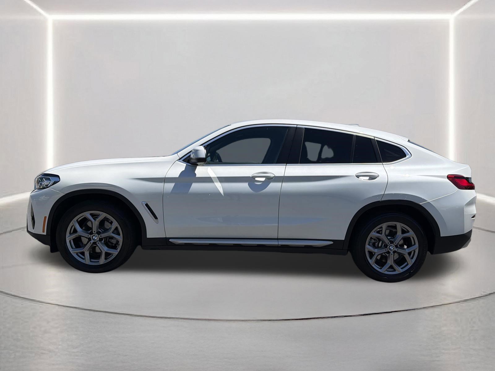 Used 2025 BMW X4 xDrive30i AWD/4WD image 24
