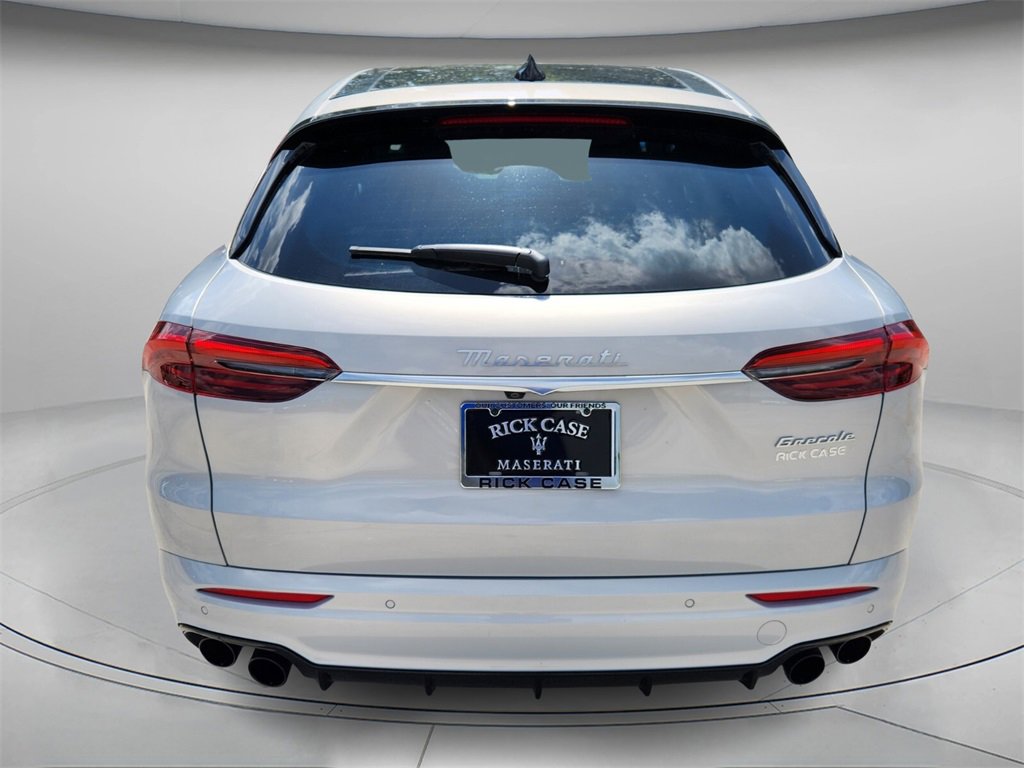 Used 2024 Maserati Grecale Modena image 4