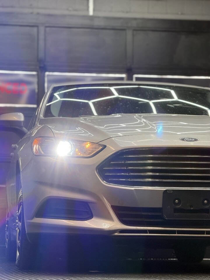 Used 2013 Ford Fusion S FWD image 3