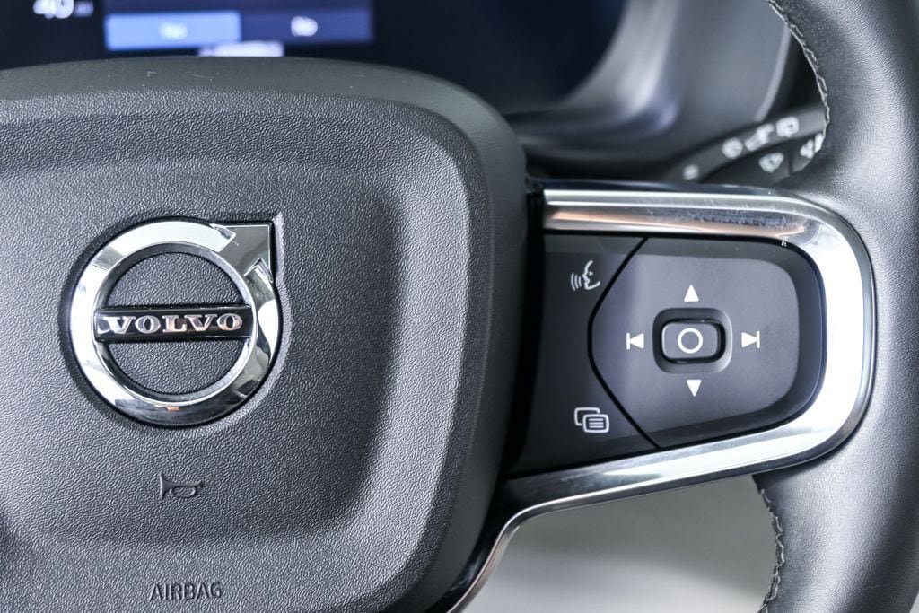 Certified 2024 Volvo XC40 B5 Ultimate w/ Protection Package AWD/4WD image 13