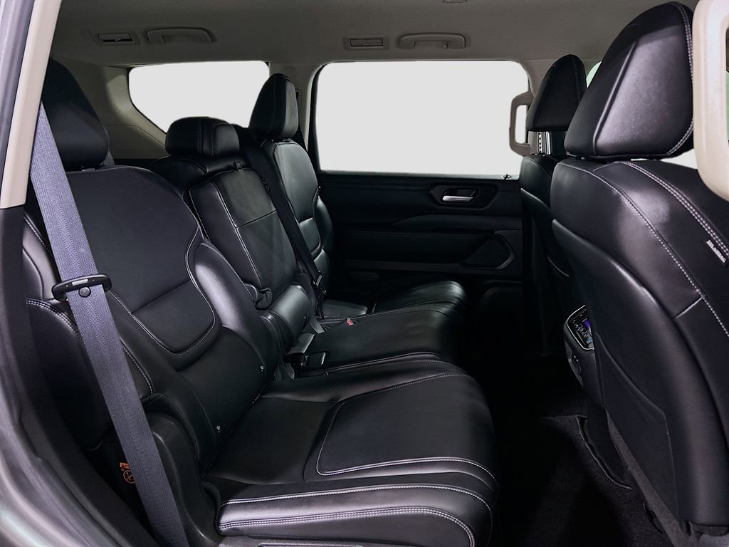 Used 2025 Nissan Armada SV RWD image 24