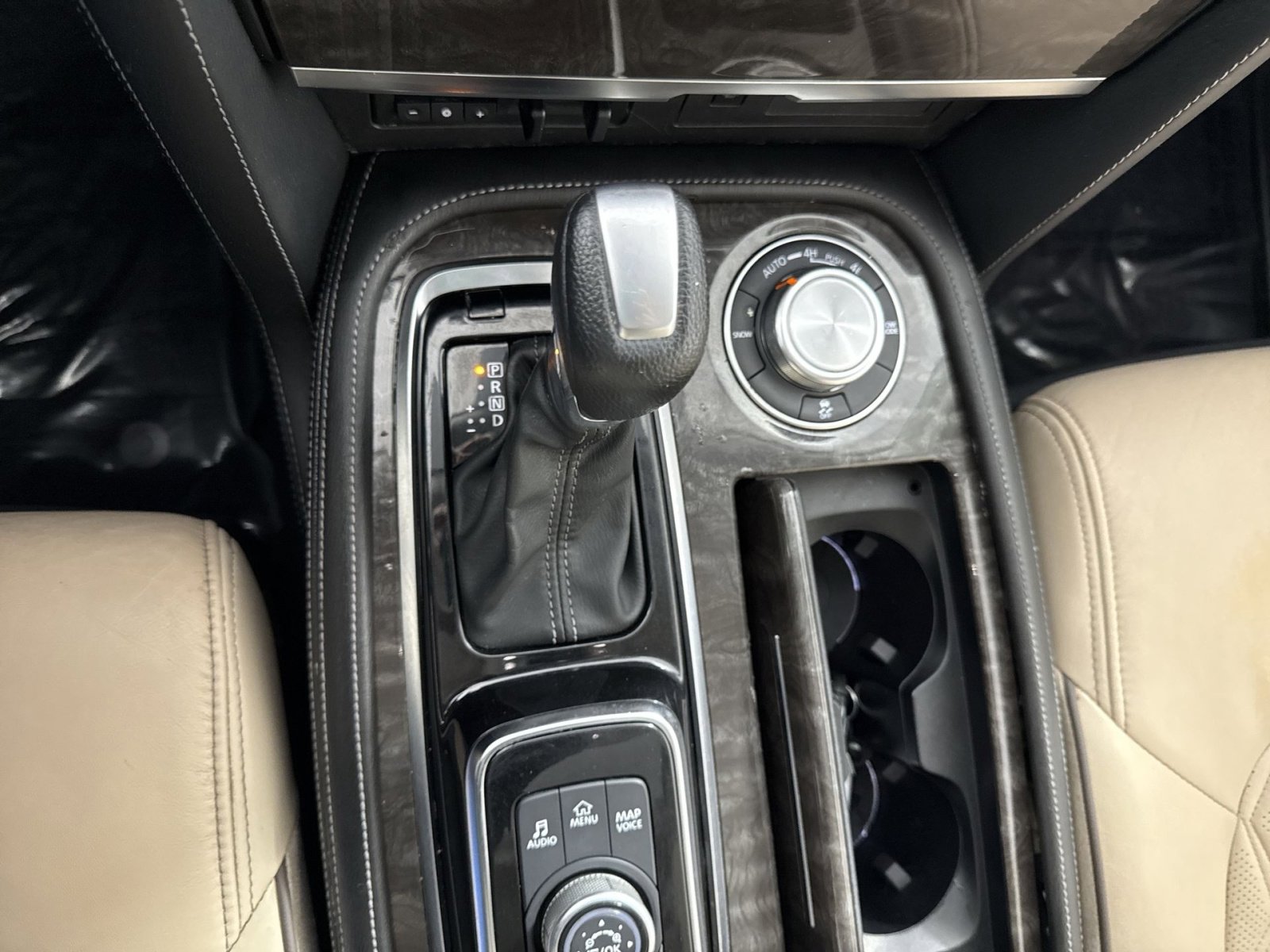 Used 2023 Nissan Armada Platinum w/ Captain's Chairs Package image 22