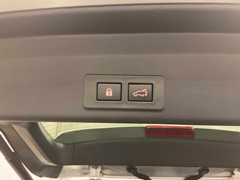 Used 2023 Subaru Ascent Limited w/ Technology Package AWD/4WD image 29