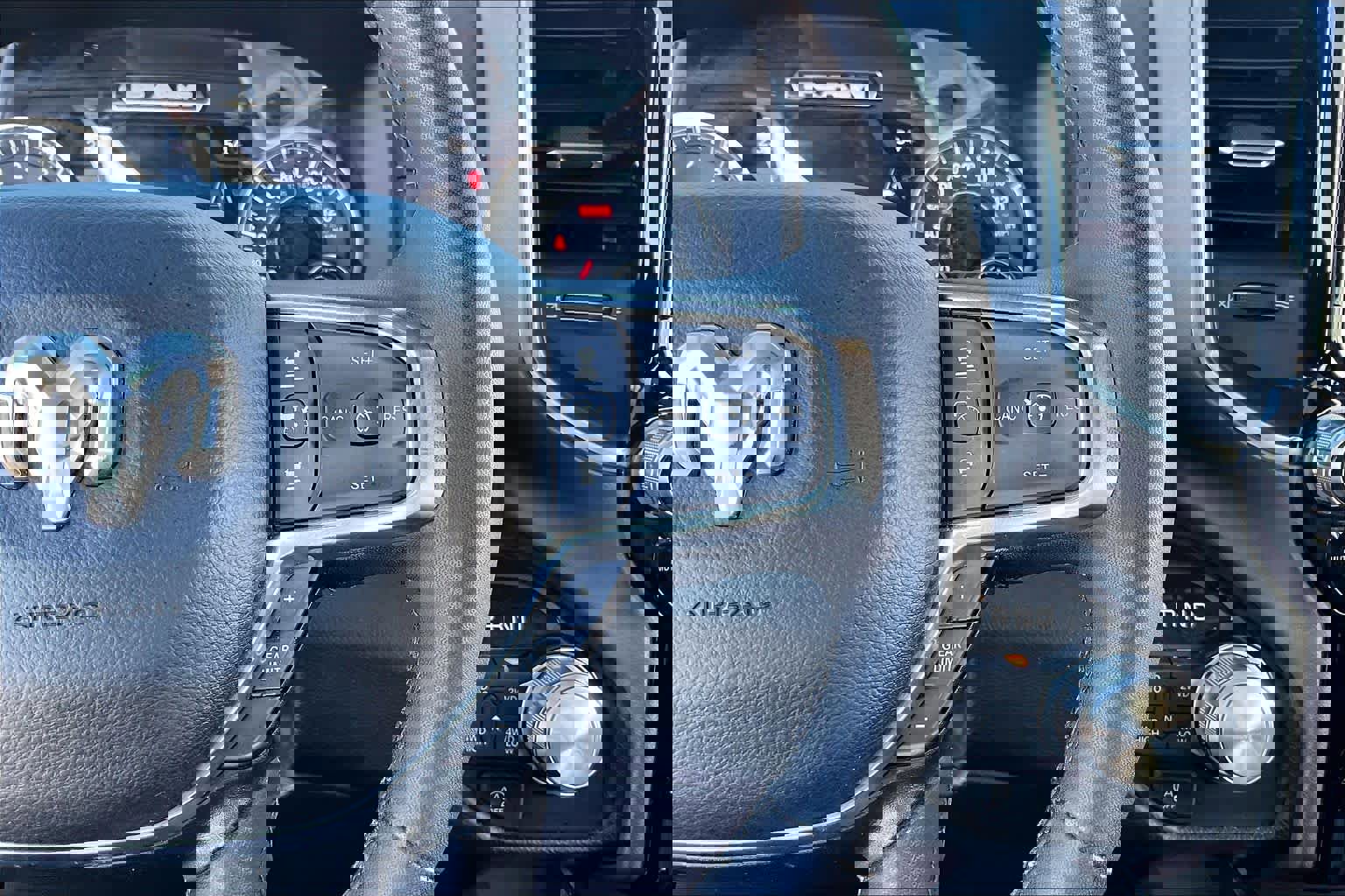 Used 2025 RAM 1500 Laramie image 24