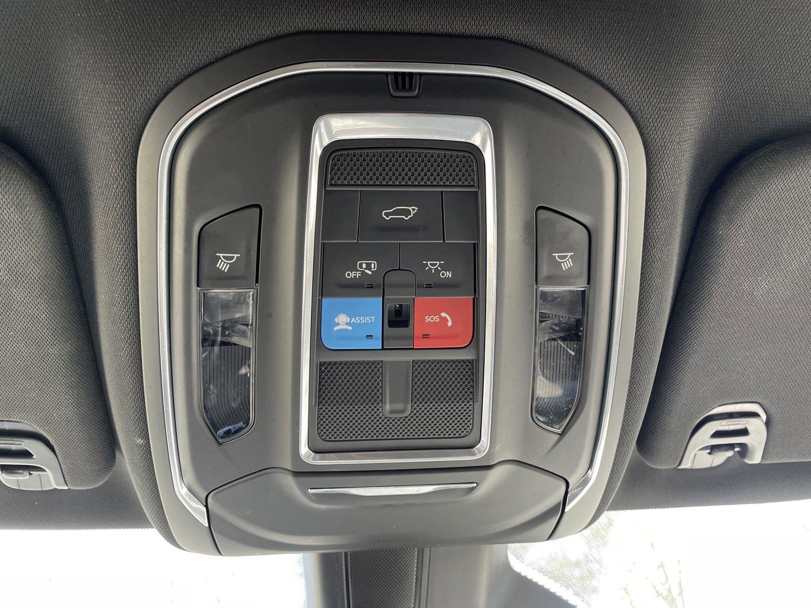 Certified 2024 Jeep Wagoneer Series III image 29