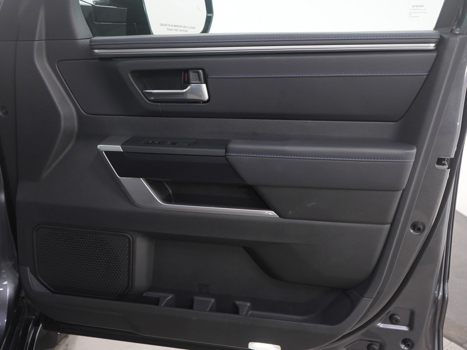 Used 2025 Toyota Sequoia 4WD image 13