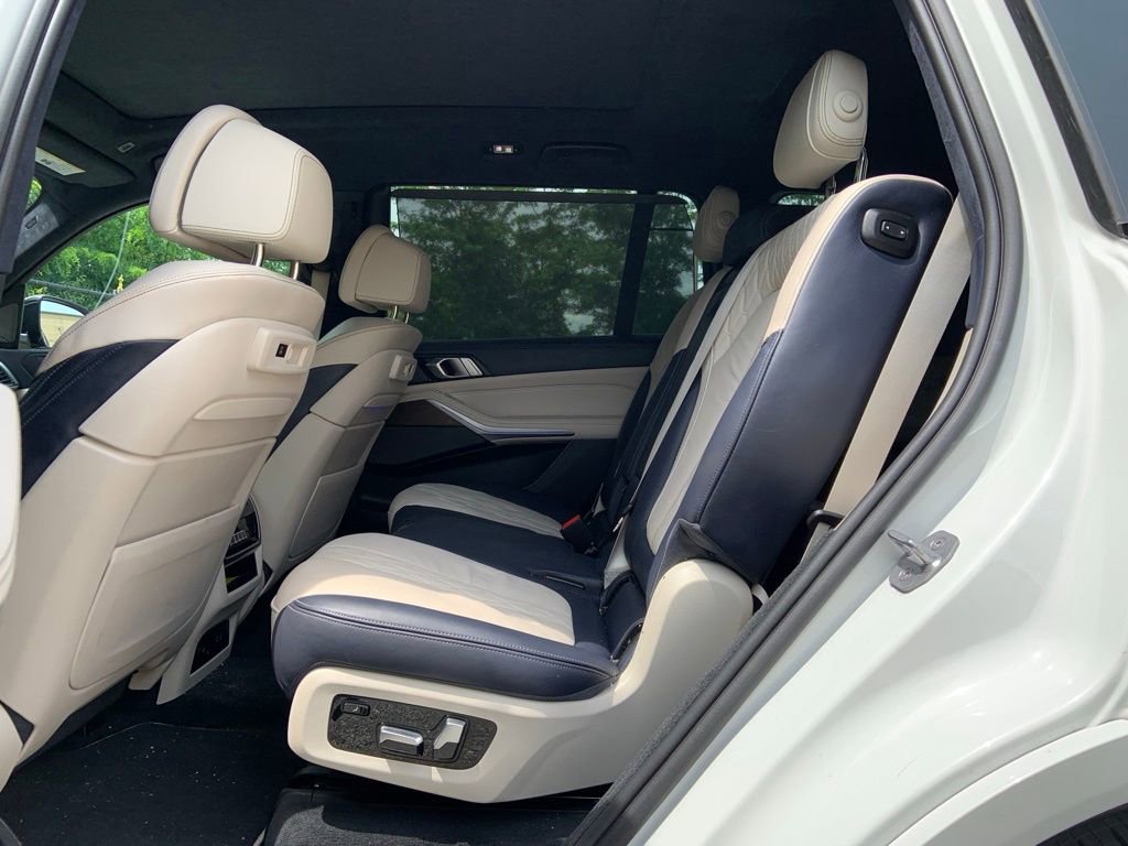 Used 2020 BMW X7 M50i AWD/4WD image 13