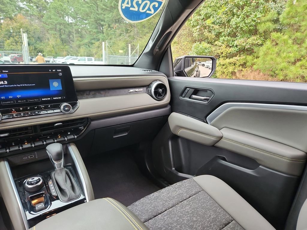 Used 2024 Chevrolet Colorado ZR2 w/ Technology Package image 12