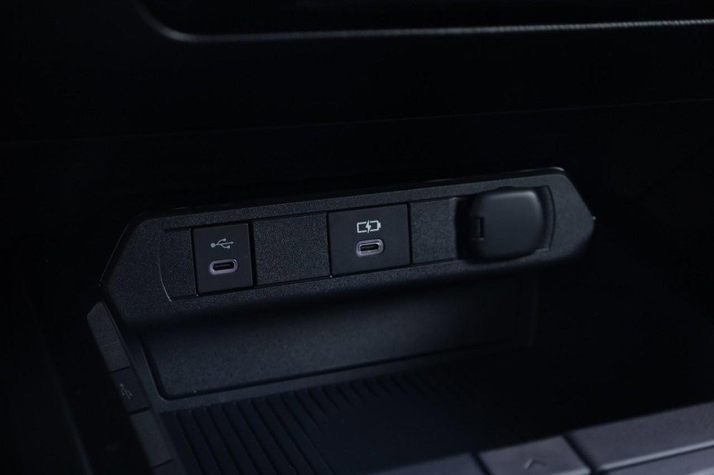 New 2026 Toyota Prius LE image 14