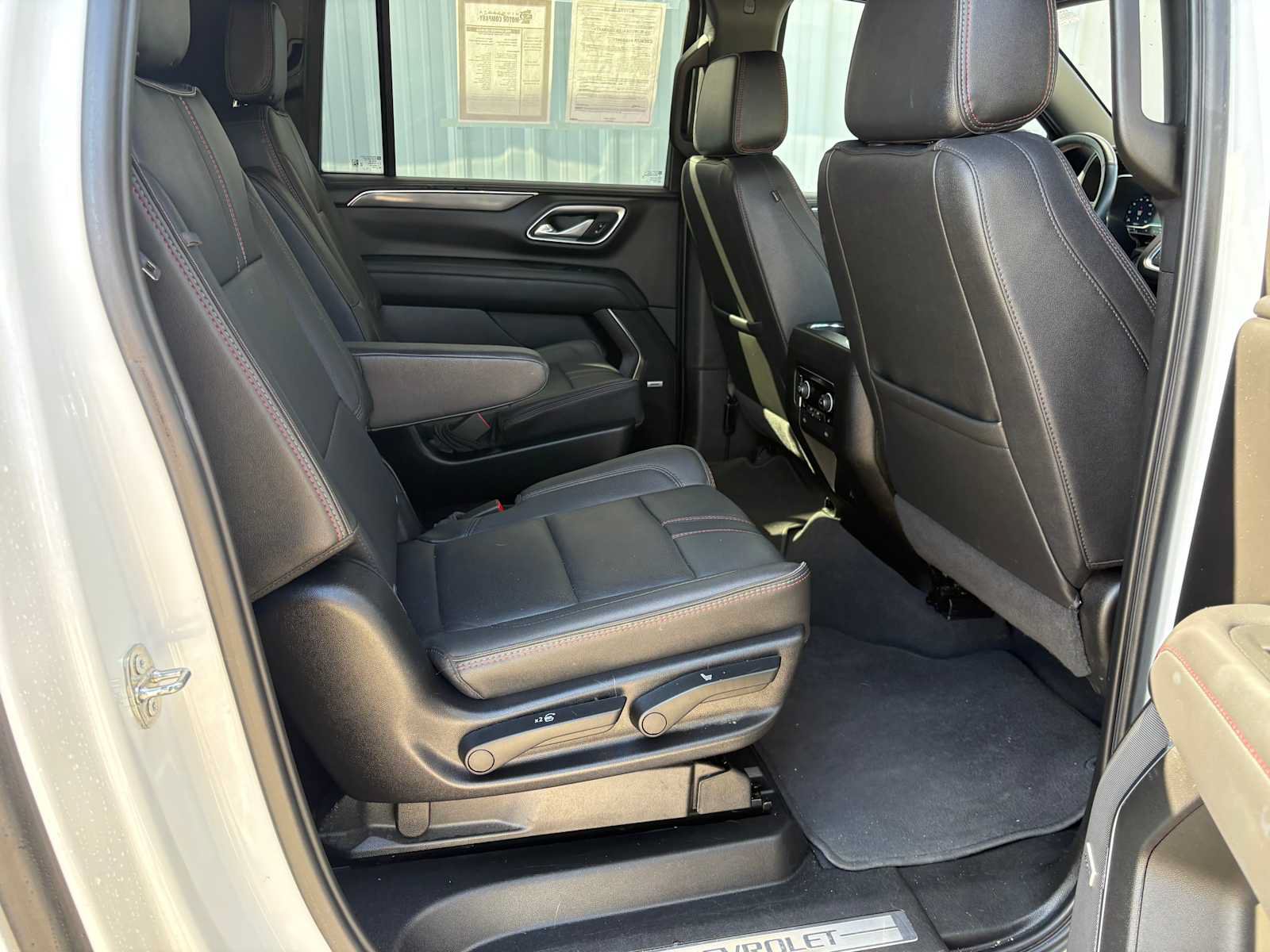 Used 2024 Chevrolet Suburban RST w/ Luxury Package AWD/4WD image 12