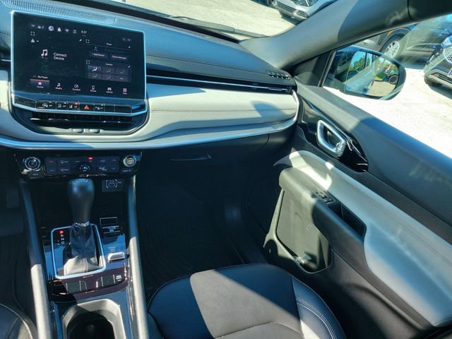 Used 2025 Jeep Compass Limited image 17