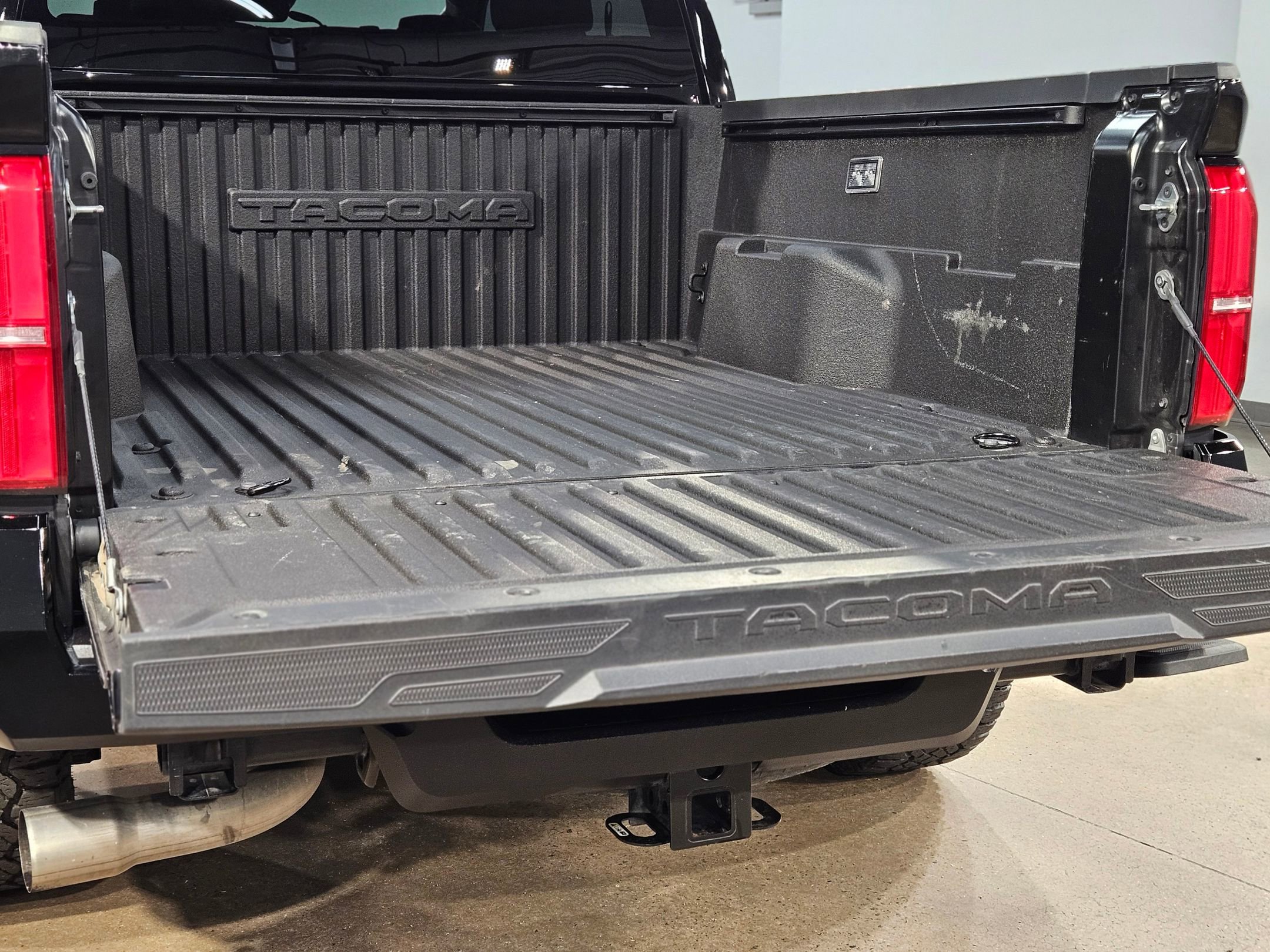 Used 2025 Toyota Tacoma TRD Sport image 18