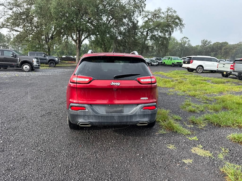 Used 2017 Jeep Cherokee Latitude w/ Comfort/Convenience Group FWD image 4