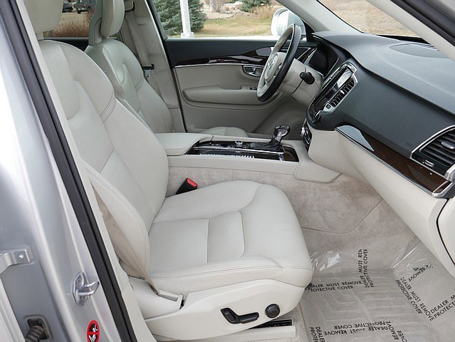 Used 2016 Volvo XC90 T6 Momentum w/ Momentum Plus Package image 55