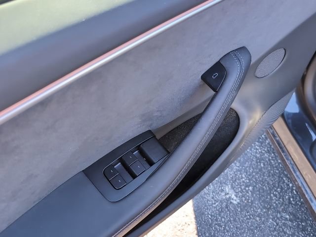 Used 2025 Tesla Model 3 Long Range image 23