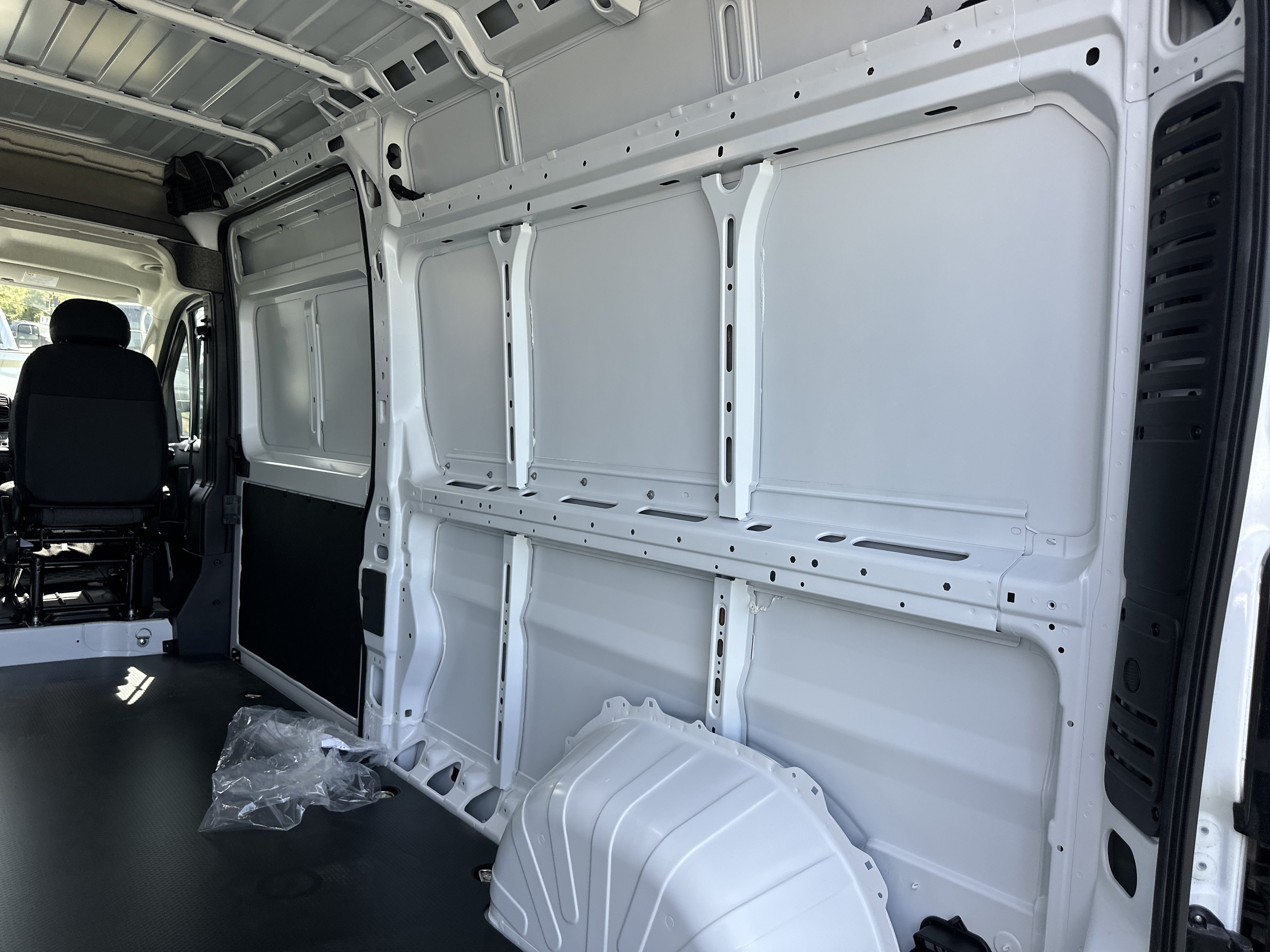 New 2026 RAM ProMaster 3500 w/ Premium Convenience Group FWD image 19