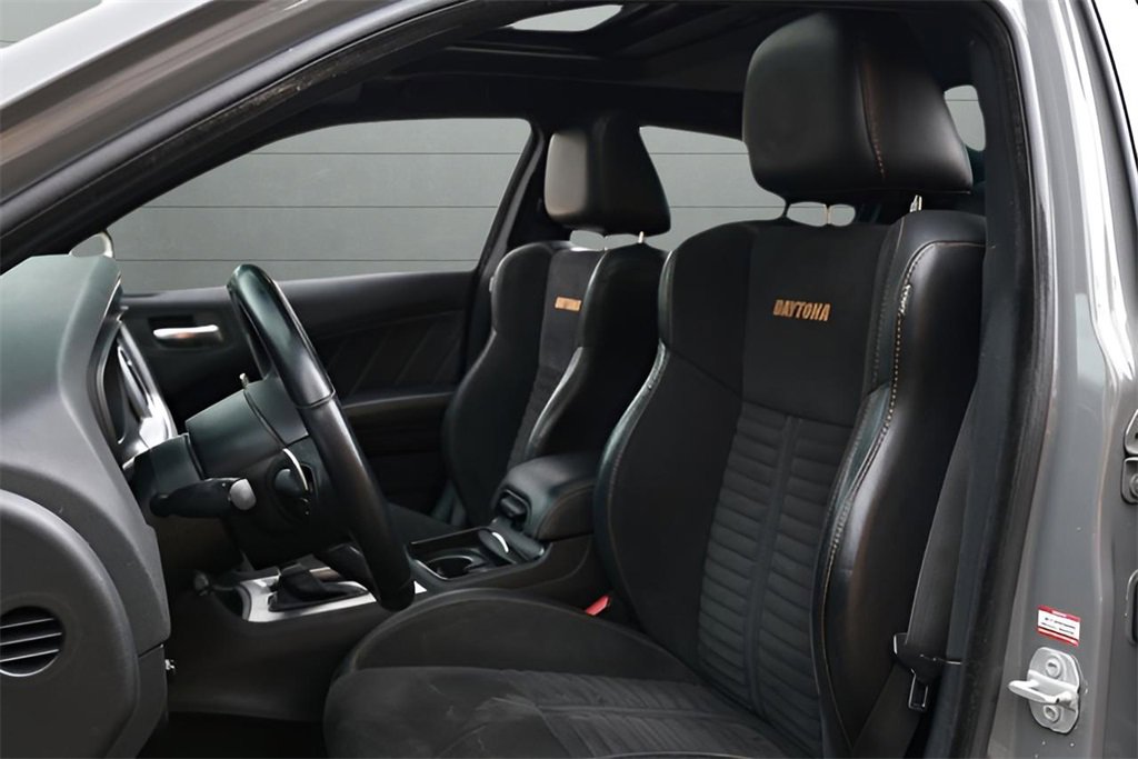 Used 2018 Dodge Charger R/T image 11