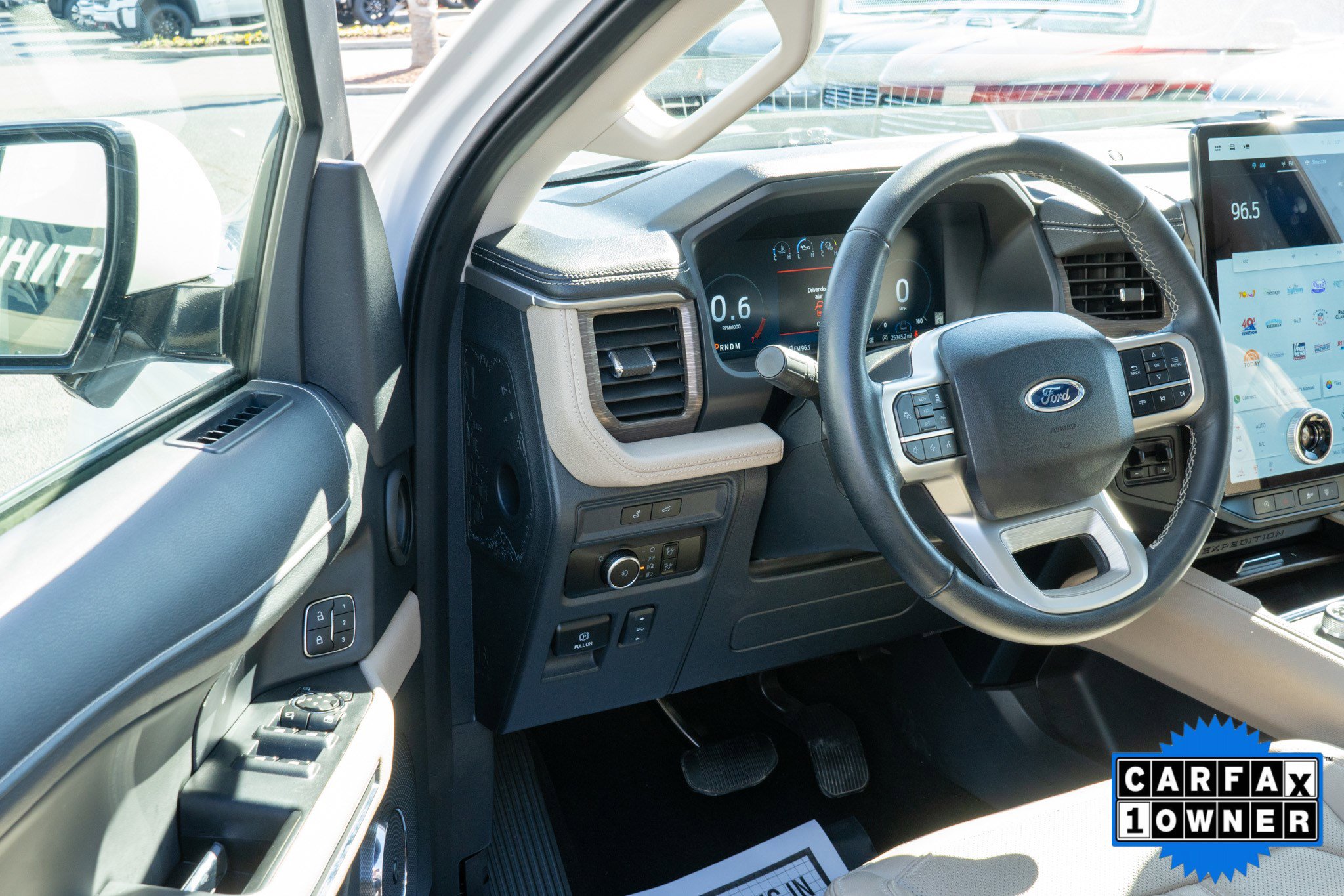 Used 2024 Ford Expedition Limited image 10