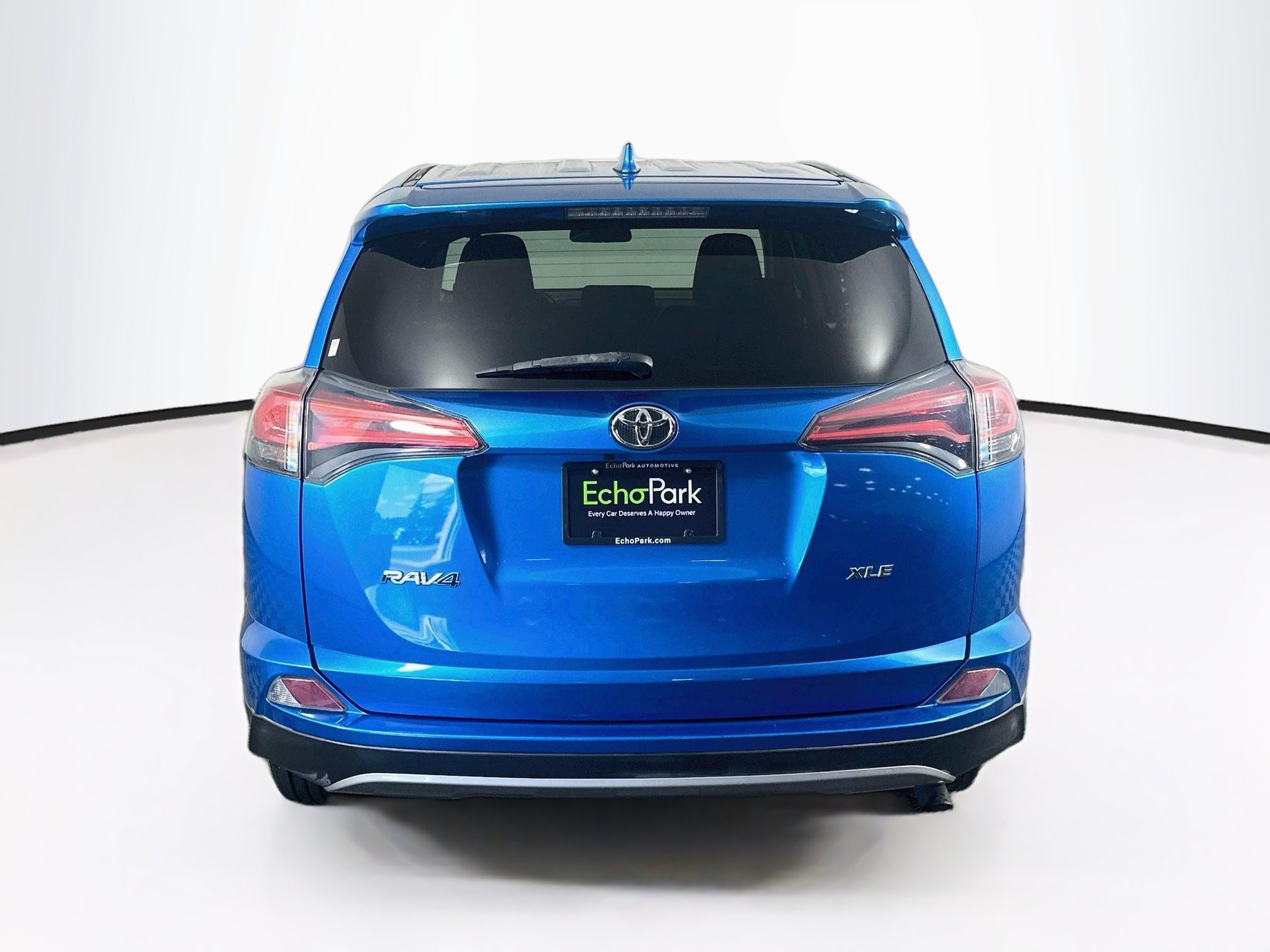 Used 2018 Toyota RAV4 XLE FWD image 7