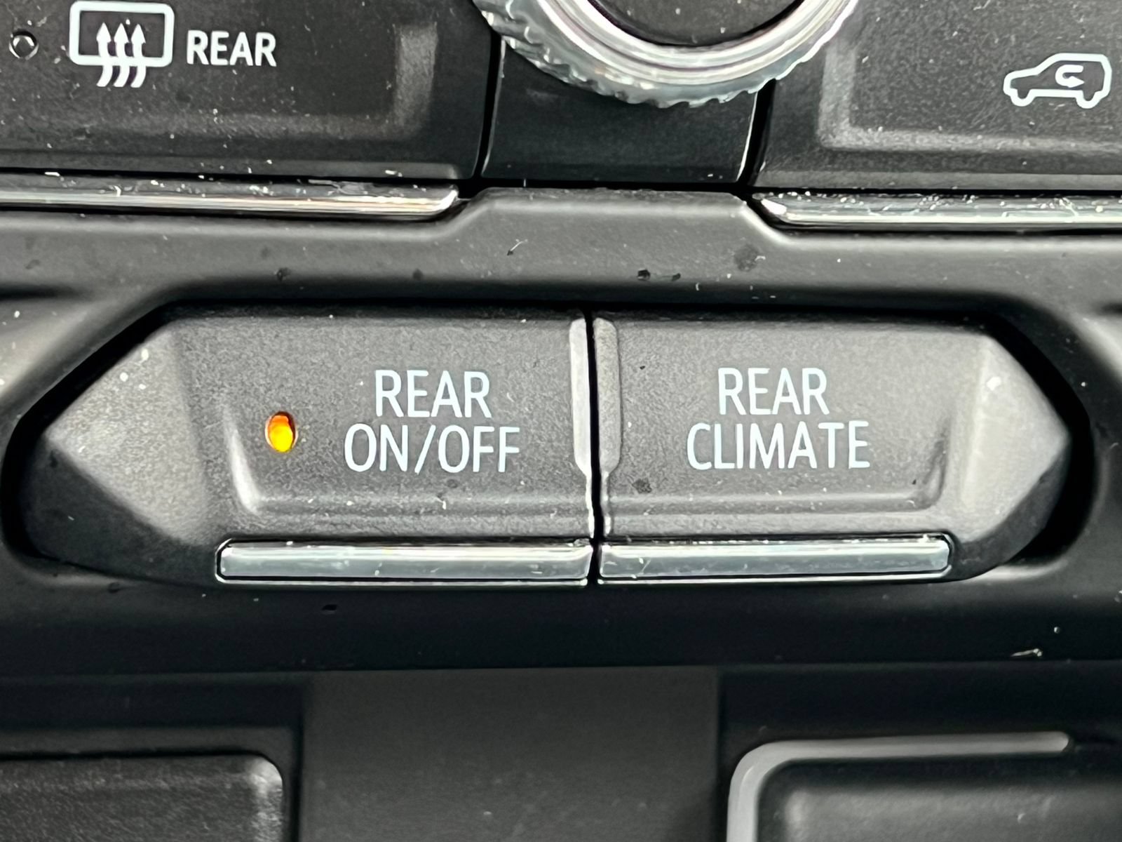 Used 2023 GMC Yukon XL AT4 w/ AT4 Premium Plus Package AWD/4WD image 36