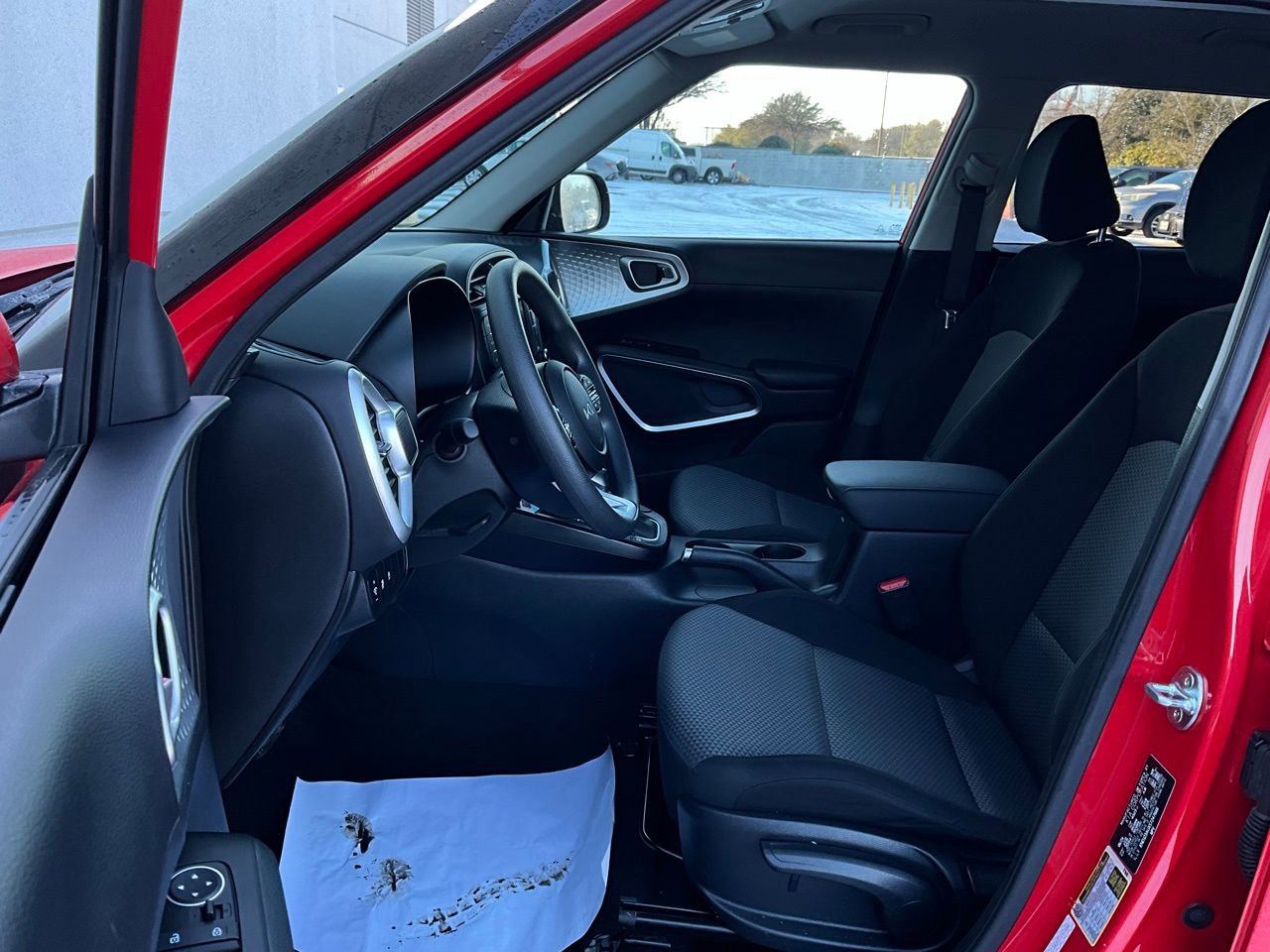 Used 2025 Kia Soul LX image 10