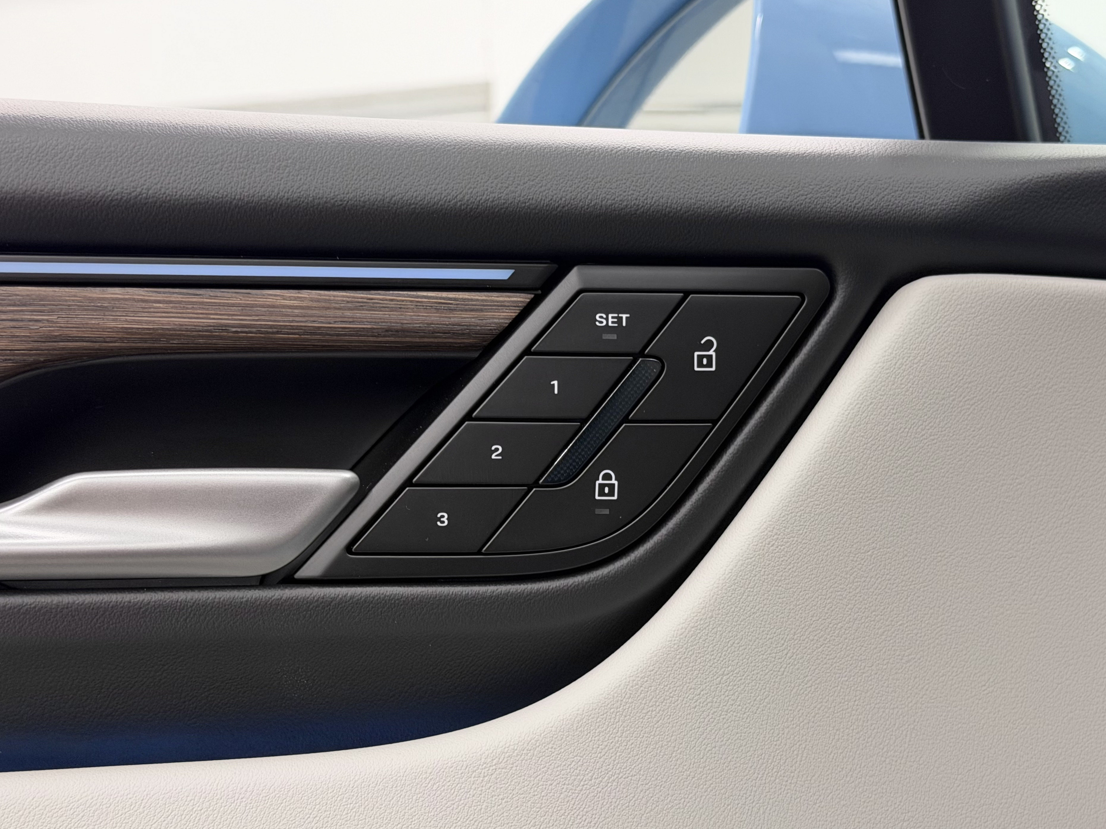 New 2026 Porsche Macan 4 Electric AWD/4WD image 29