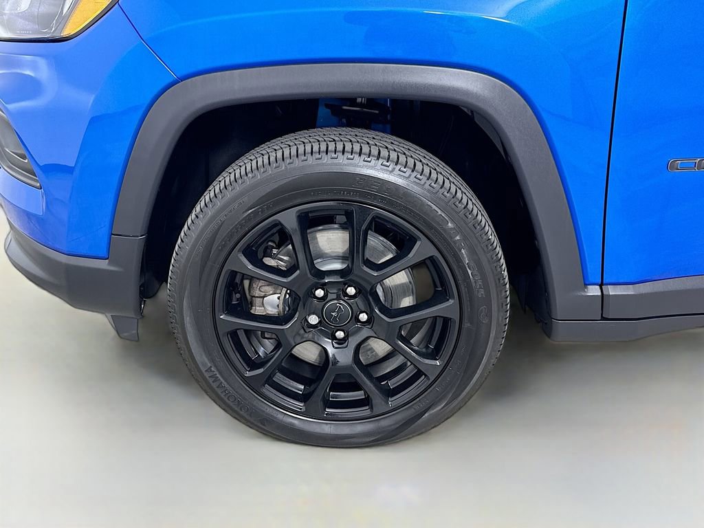 Used 2025 Jeep Compass Latitude w/ Altitude Special Edition image 36